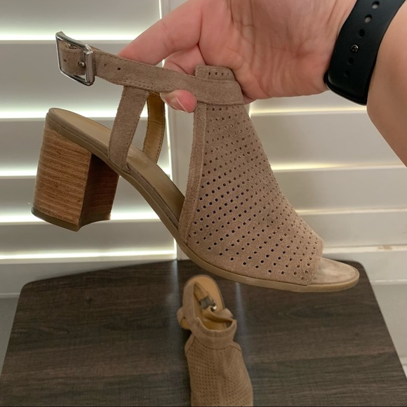 Franco Sarto Harlet 2 perforated leather sandal size 7.5 - Picture 12 of 14